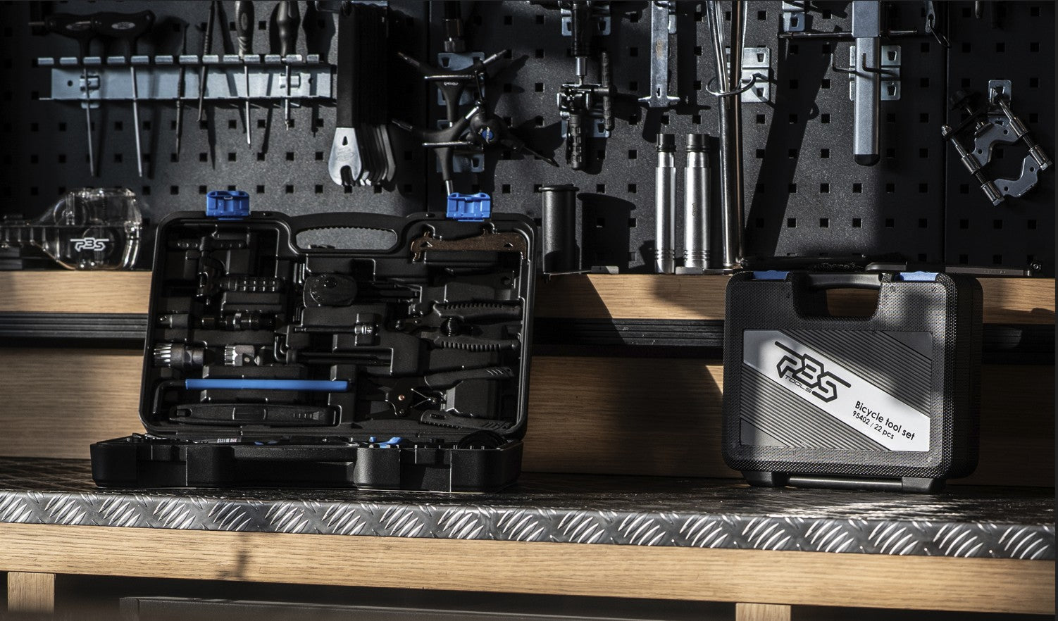 ACCESSORIES | Toolboxes and Toolsets