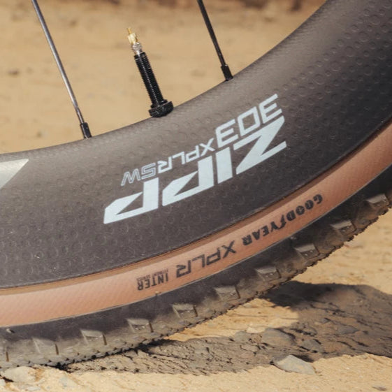 Pair of ZIPP 303 XPLR SW DISC Tubeless Wheels (Center Lock)