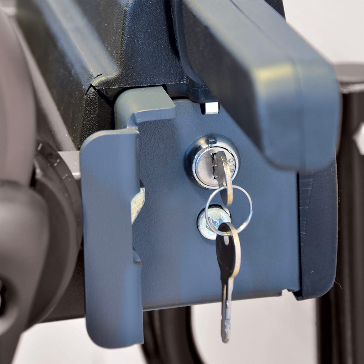 PERUZZO PURE INSTINCT 4 bike carrier on hitch