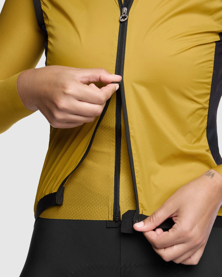 ASSOS UMA GT WIND S11 Women's Golden Yellow Sleeveless Jacket