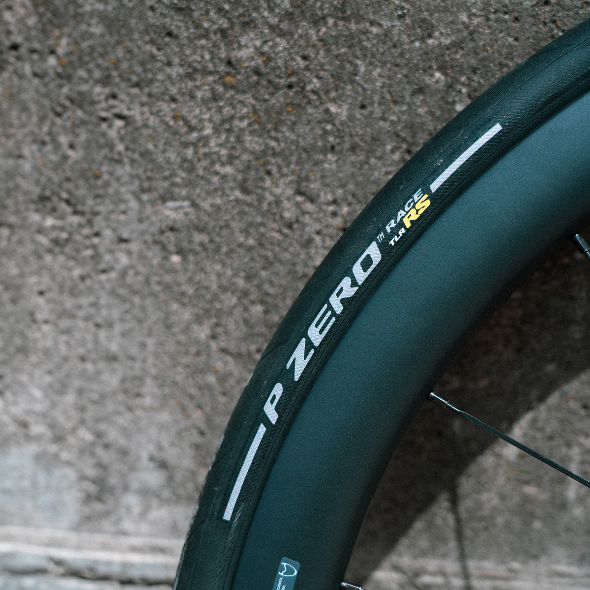 PIRELLI P ZERO RACE TLR RS 700c Tubeless Ready Black tire