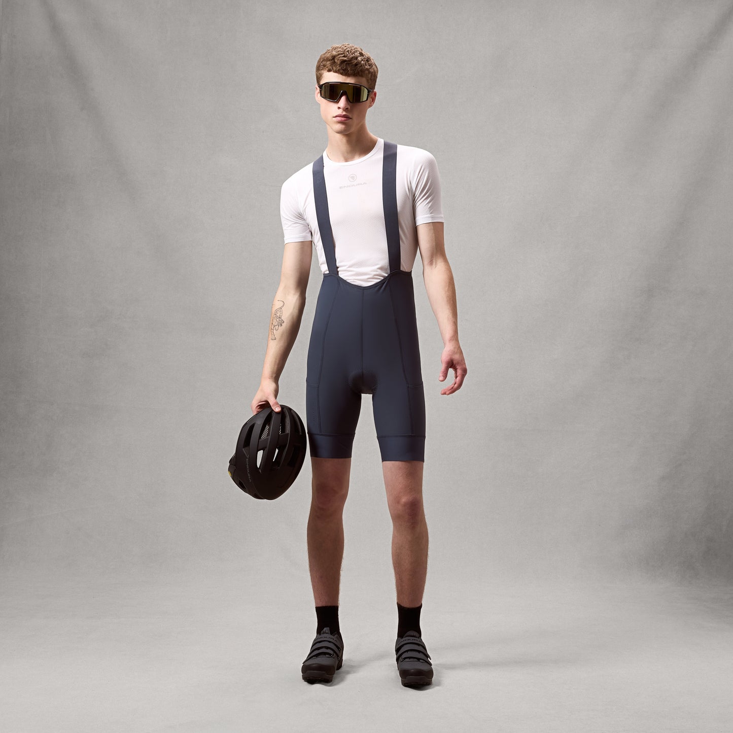 ENDURA LOOP Carbon Bib Shorts Grey
