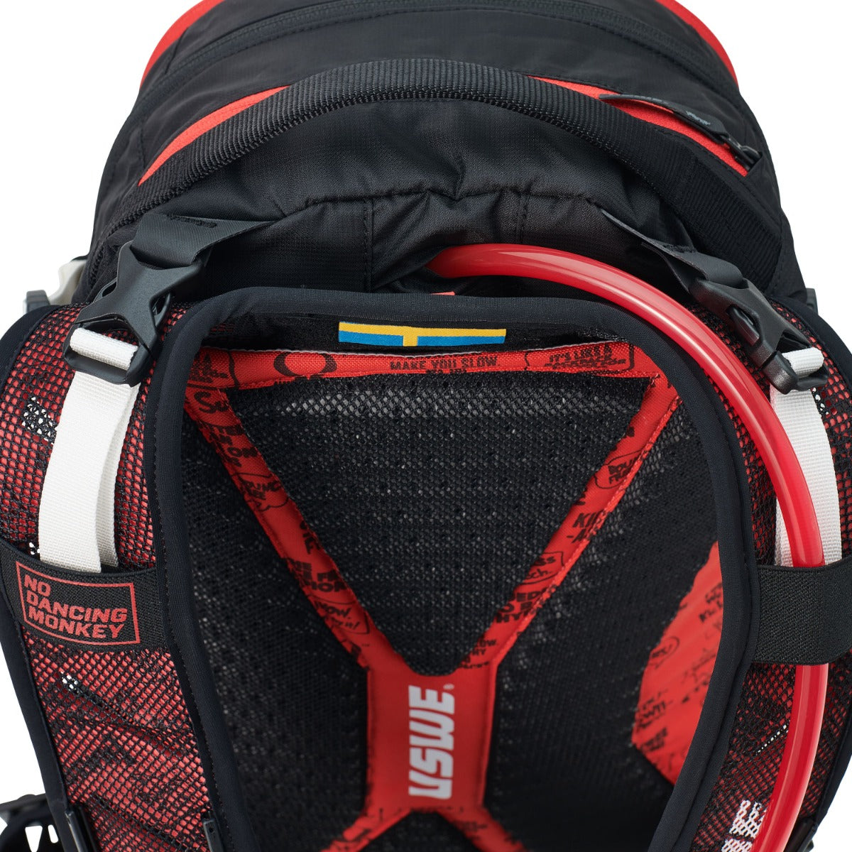 USWE FLOW 16 L Backpack with Integrated Dorsal Black/Red