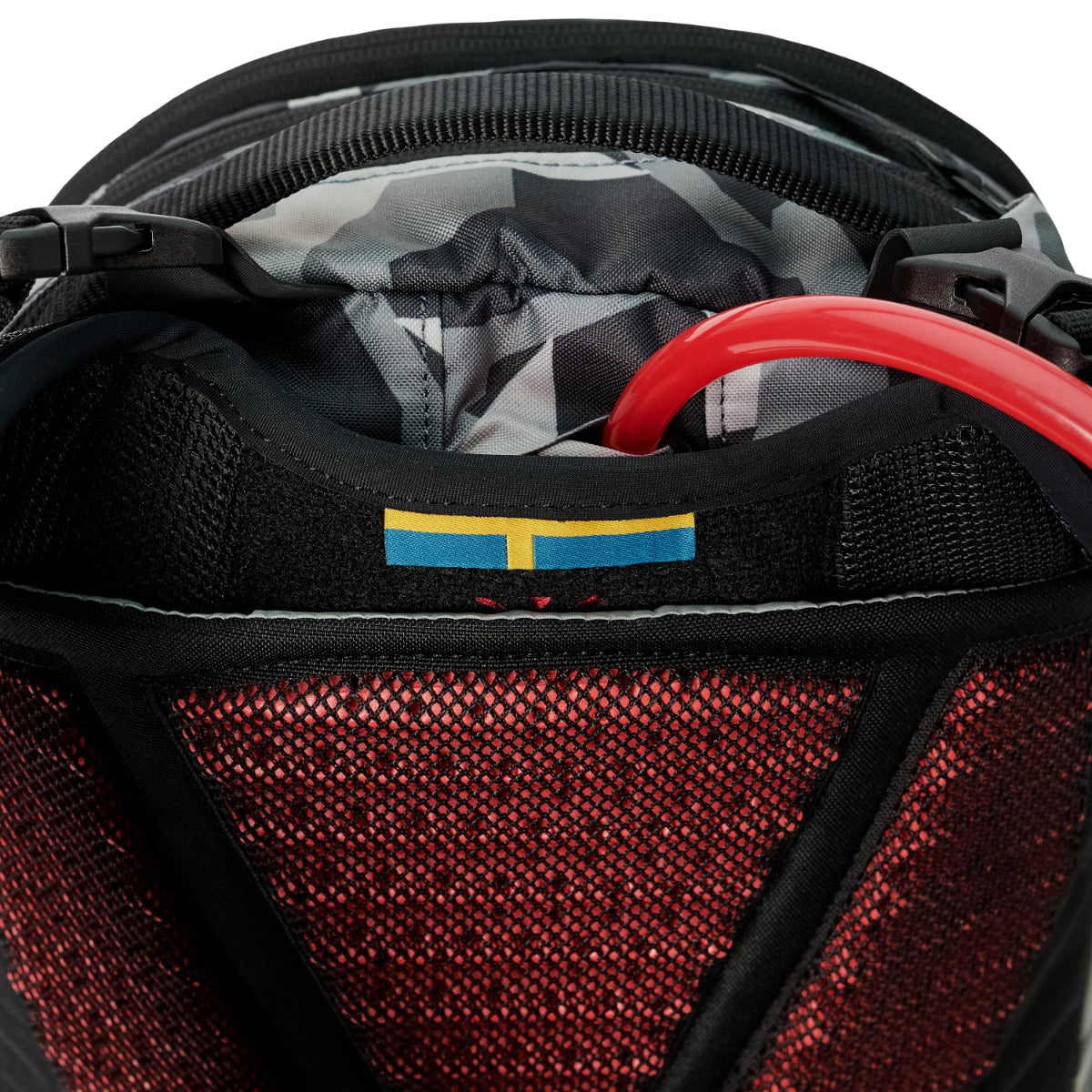 USWE SHRED 25 L Camo Backpack