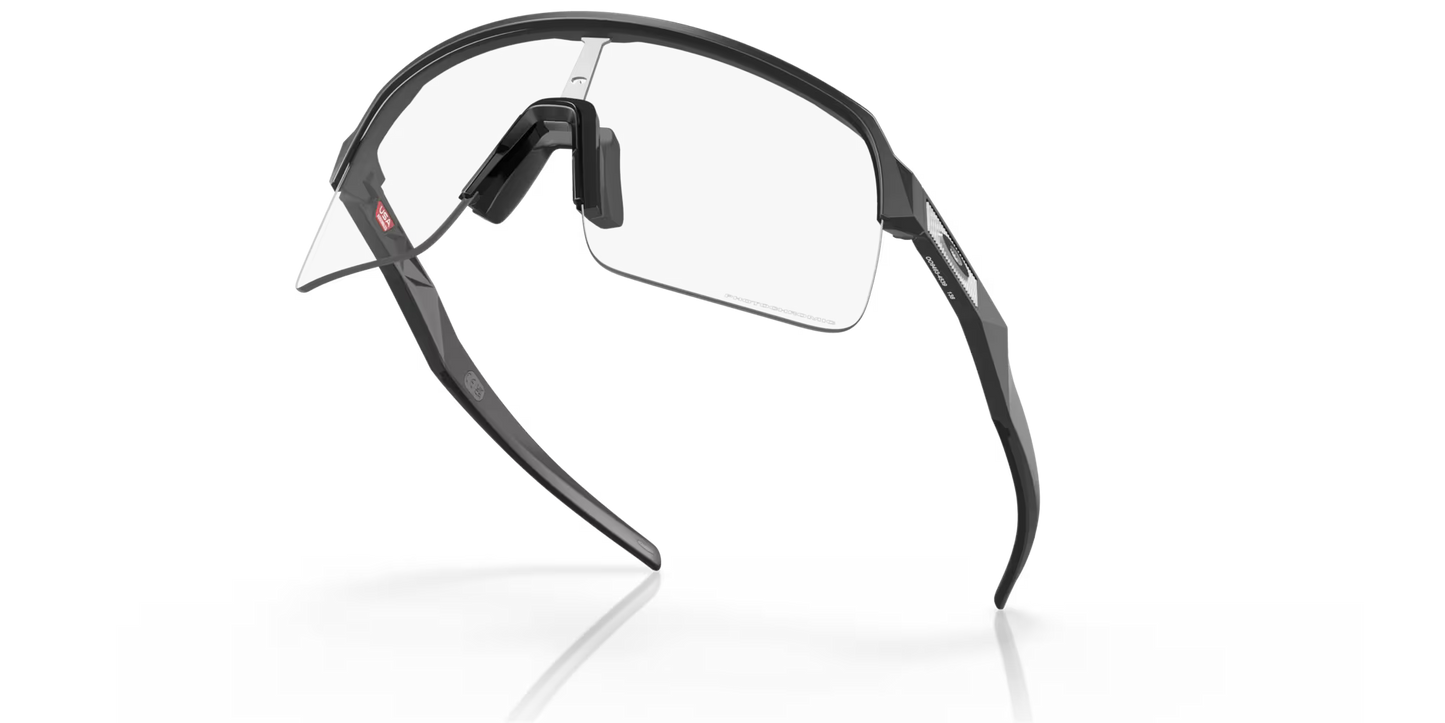 OAKLEY SUTRO LITE Matt Carbon Clear Photochromic Lens - O9463-4539