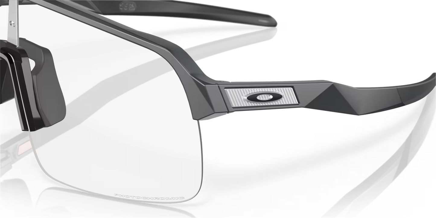 OAKLEY SUTRO LITE Matt Carbon Clear Photochromic Lens - O9463-4539