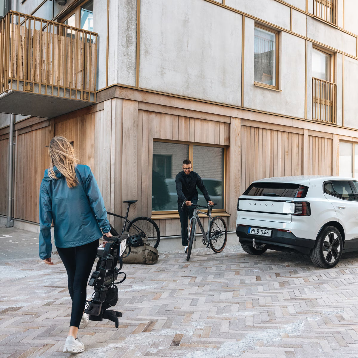 THULE OUTPACE 2 Bike Carrier on Towbar