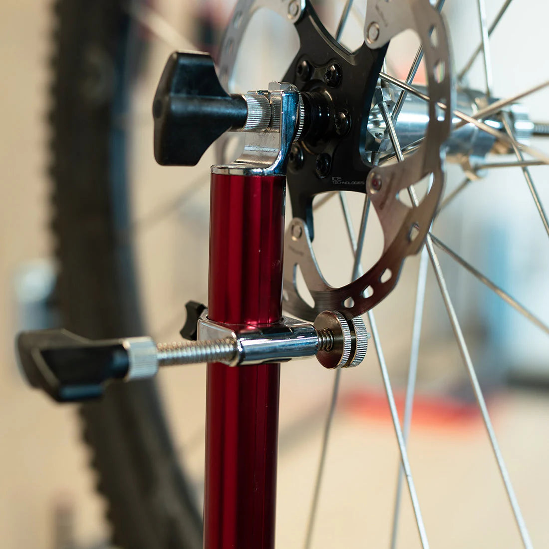 Pro FEEDBACK Truing Stand with shaft adapter