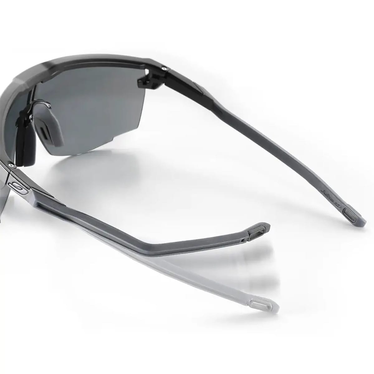 JULBO ULTIMATE Glasses Black Reactiv Transparent