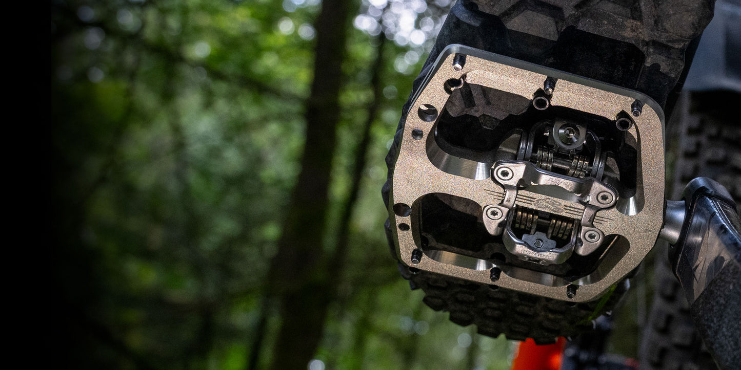 RENTHAL REVODHC pedals Black (embargo 24 sept 2025)