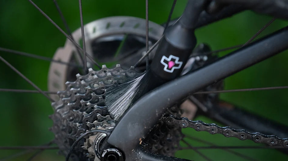 MUC-OFF DRIVETRAIN Cleaning Brush