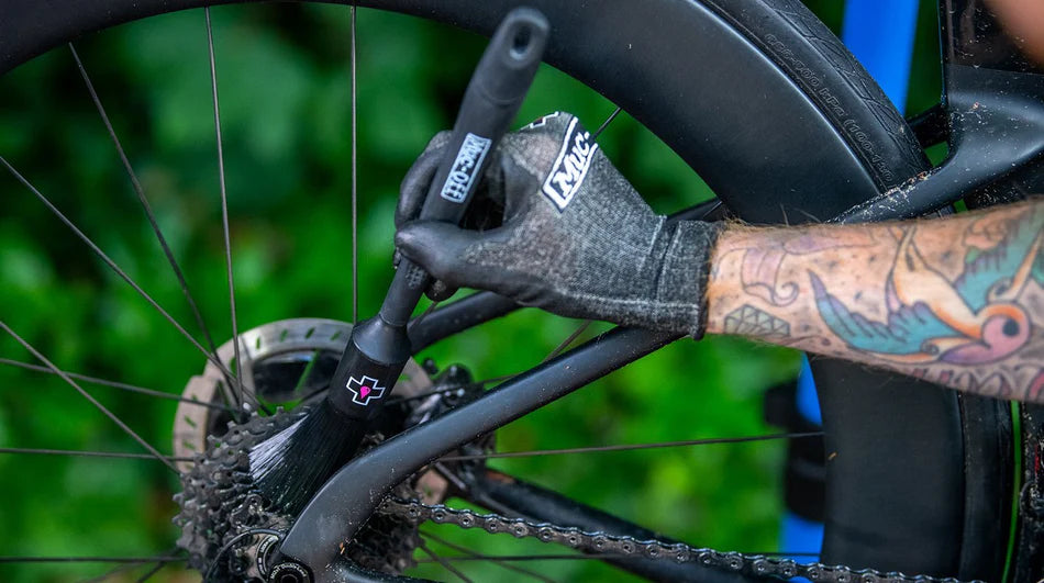 MUC-OFF DRIVETRAIN Cleaning Brush