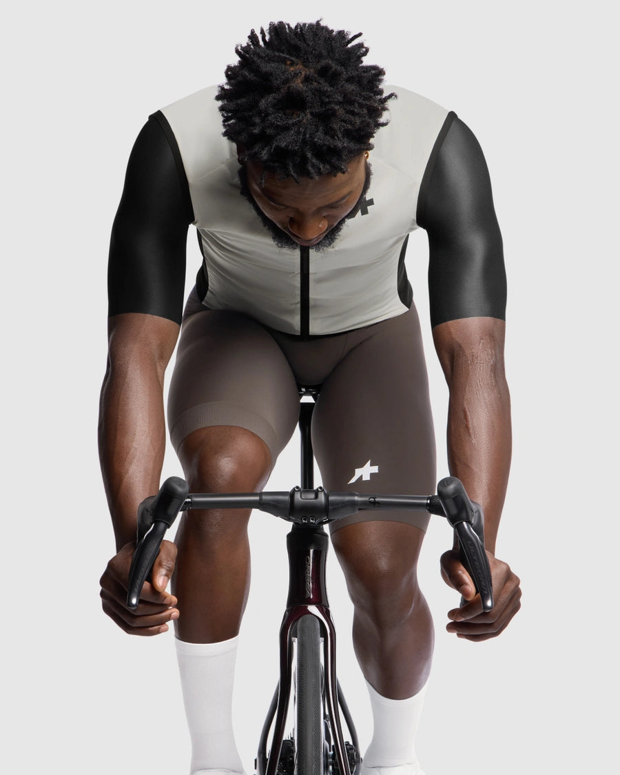 ASSOS MILLE GT WIND S11 Almond Milk Sleeveless Jacket