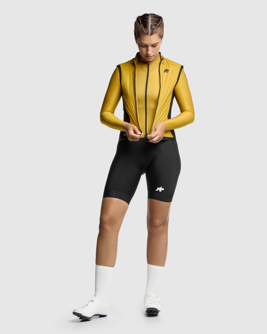 ASSOS UMA GT WIND S11 Women's Golden Yellow Sleeveless Jacket
