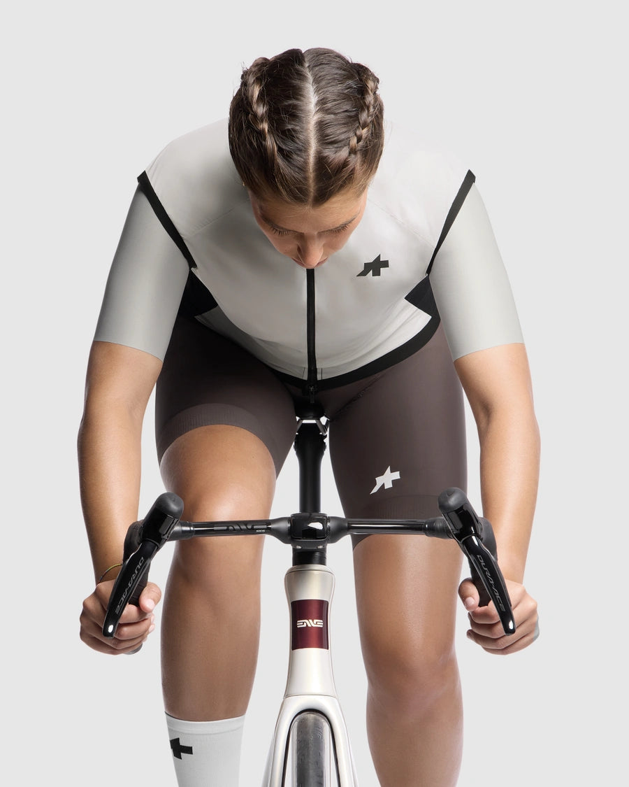 ASSOS UMA GT WIND S11 Women's Sleeveless Jacket Almond Milk