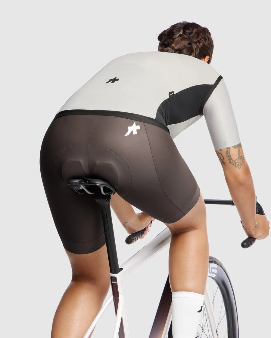 ASSOS UMA GT WIND S11 Women's Sleeveless Jacket Almond Milk
