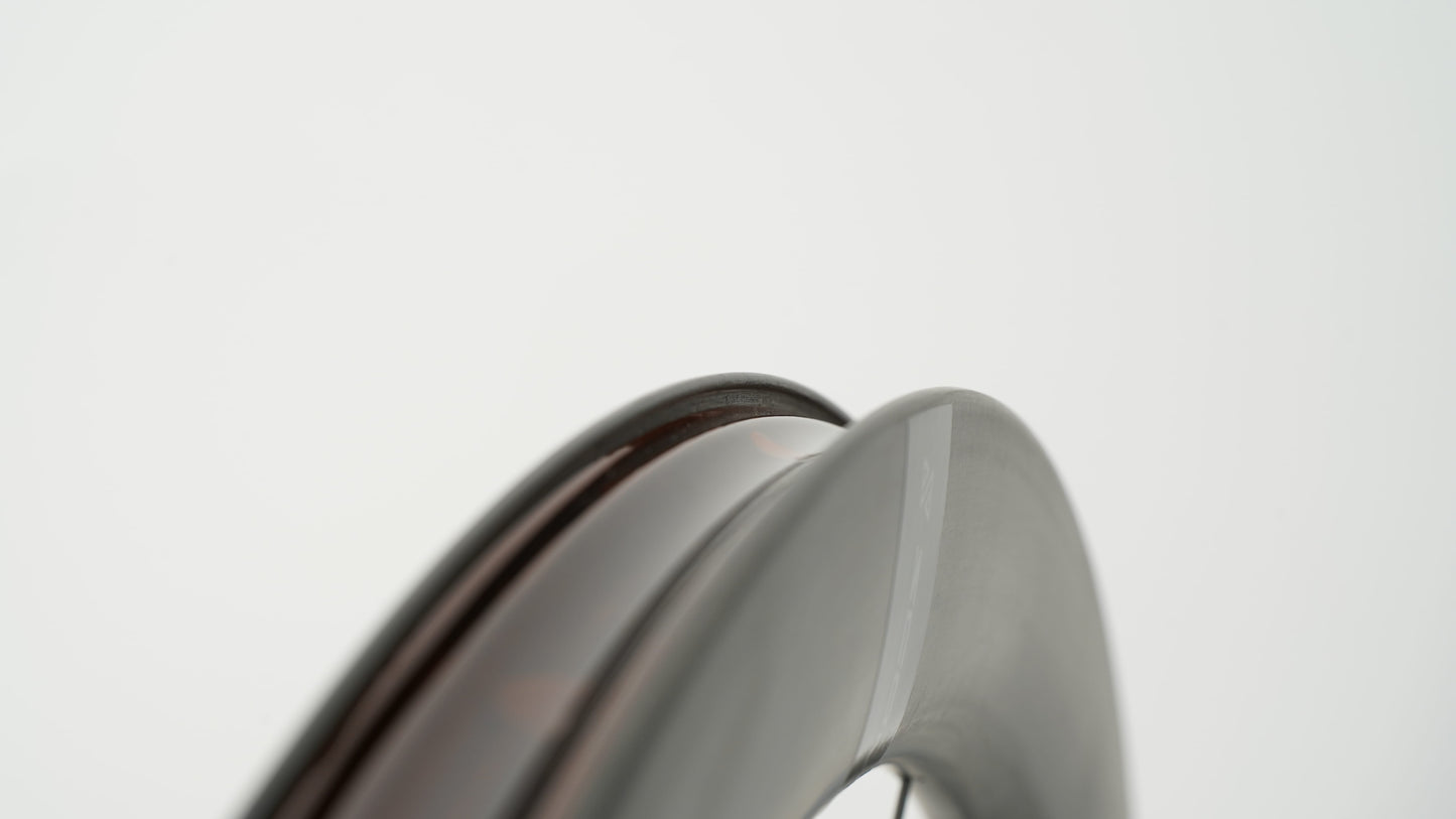 Pair of SCOM ULTRA + Tubeless Ready Wheels (Center Lock)