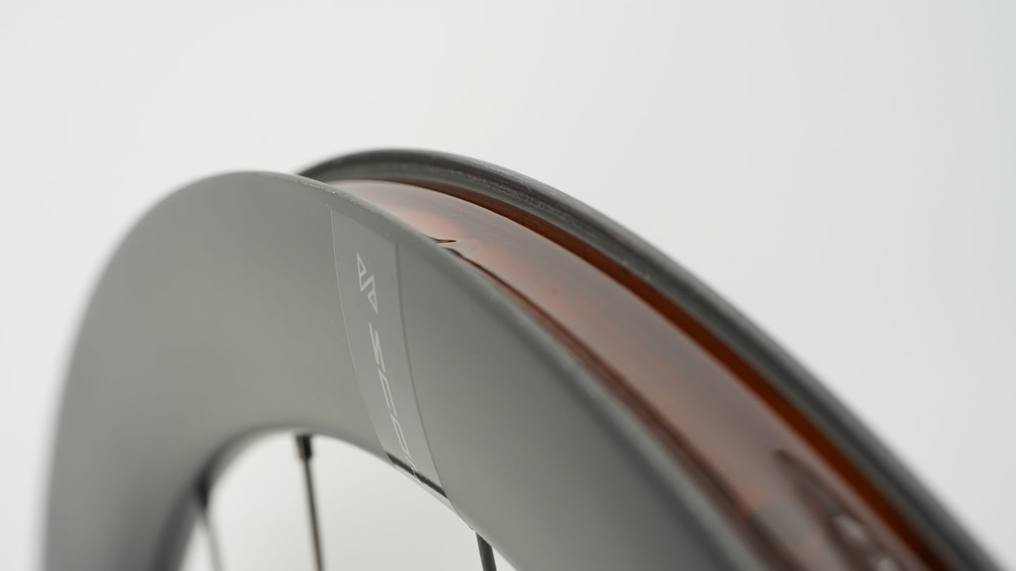 Pairs of SCOM ULTRA Tubeless Ready Wheels (Center Lock)