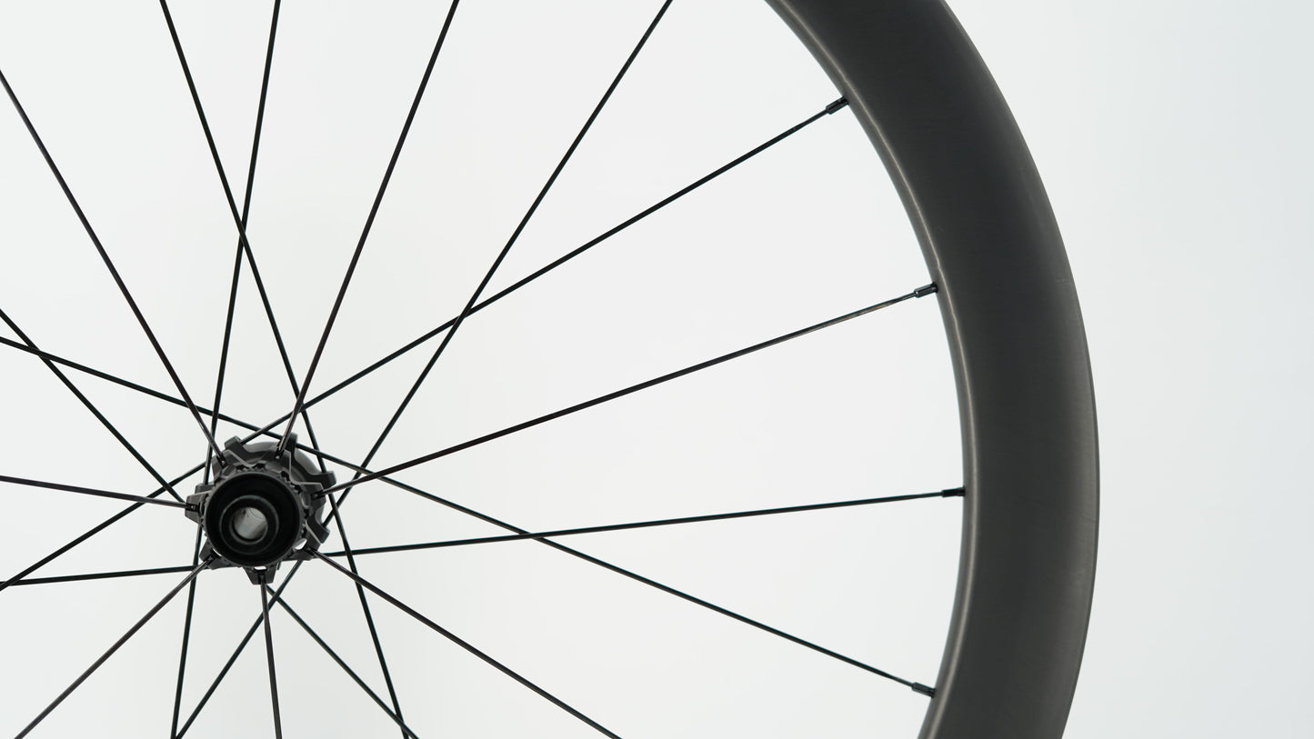 Pair of SCOM EVO Tubeless Ready Wheels (Center Lock)