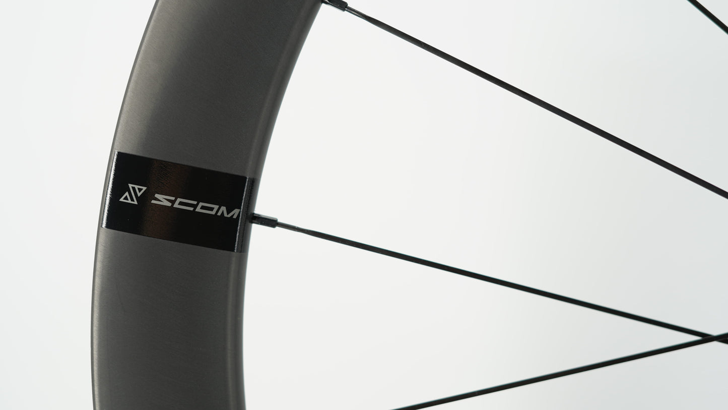 Pair of SCOM EVO Tubeless Ready Wheels (Center Lock)