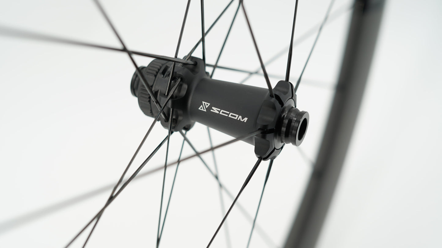 Pair of SCOM EVO Tubeless Ready Wheels (Center Lock)