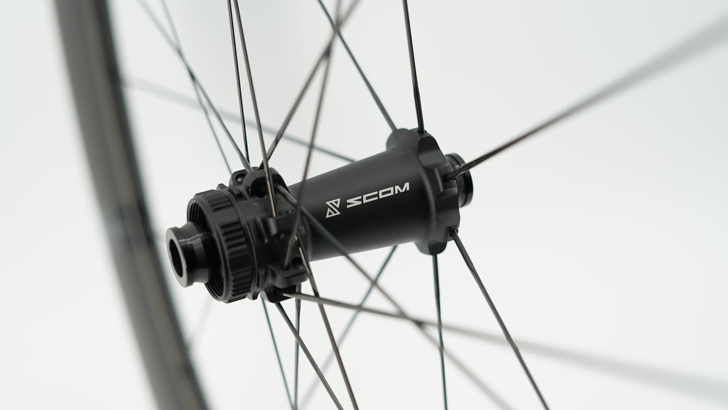 Pair of SCOM EVO Tubeless Ready Wheels (Center Lock)
