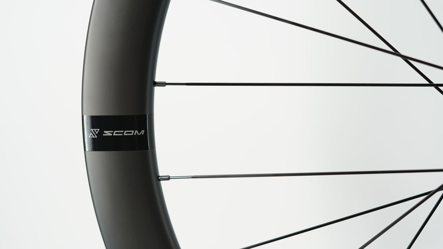Pair of SCOM CORSA 45 Tubeless Ready Wheels (Center Lock)