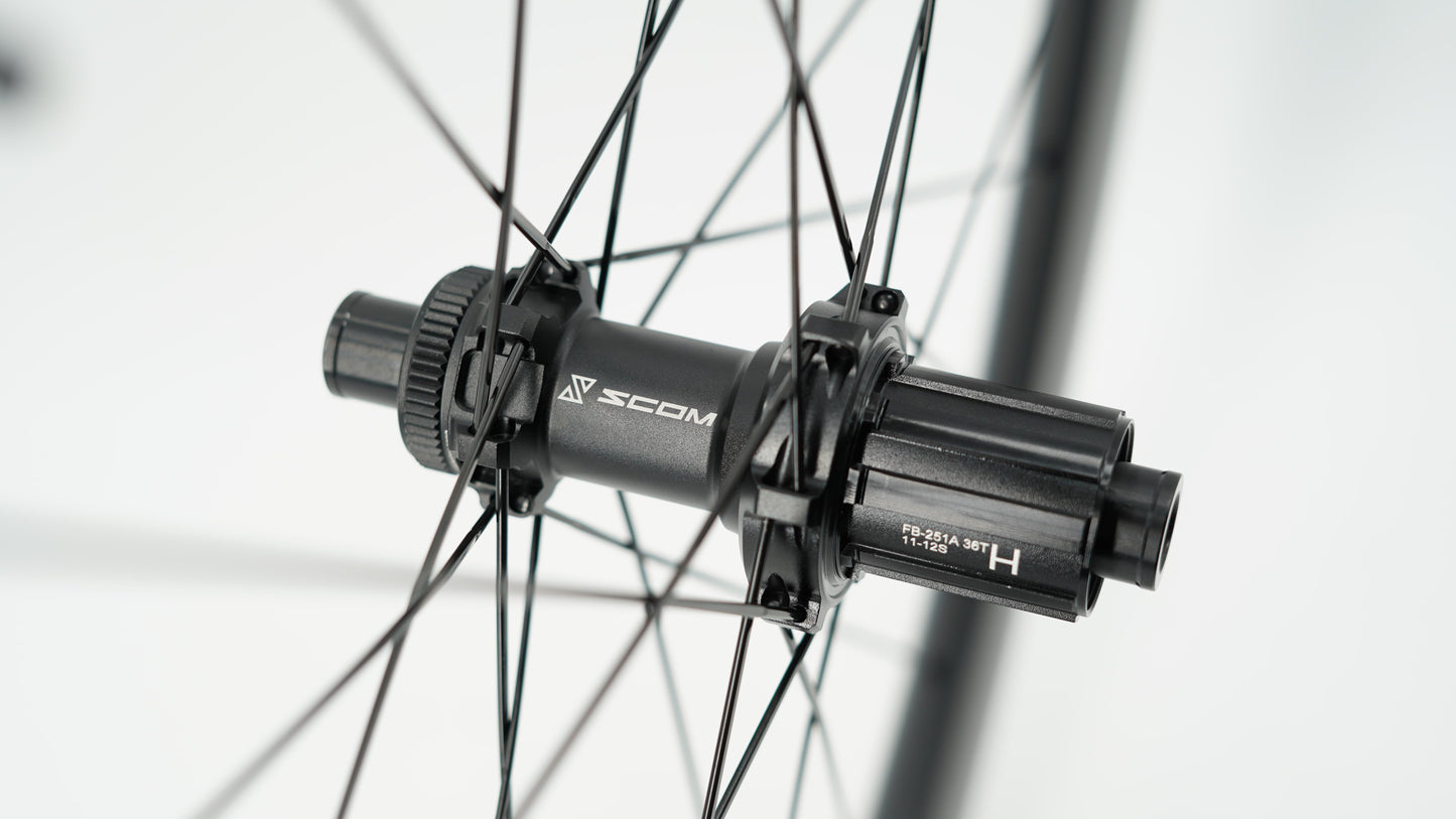 Pair of SCOM CORSA 45 Tubeless Ready Wheels (Center Lock)