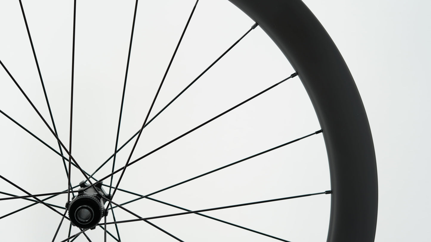 Pair of SCOM CORSA 60 Tubeless Ready Wheels (Center Lock)