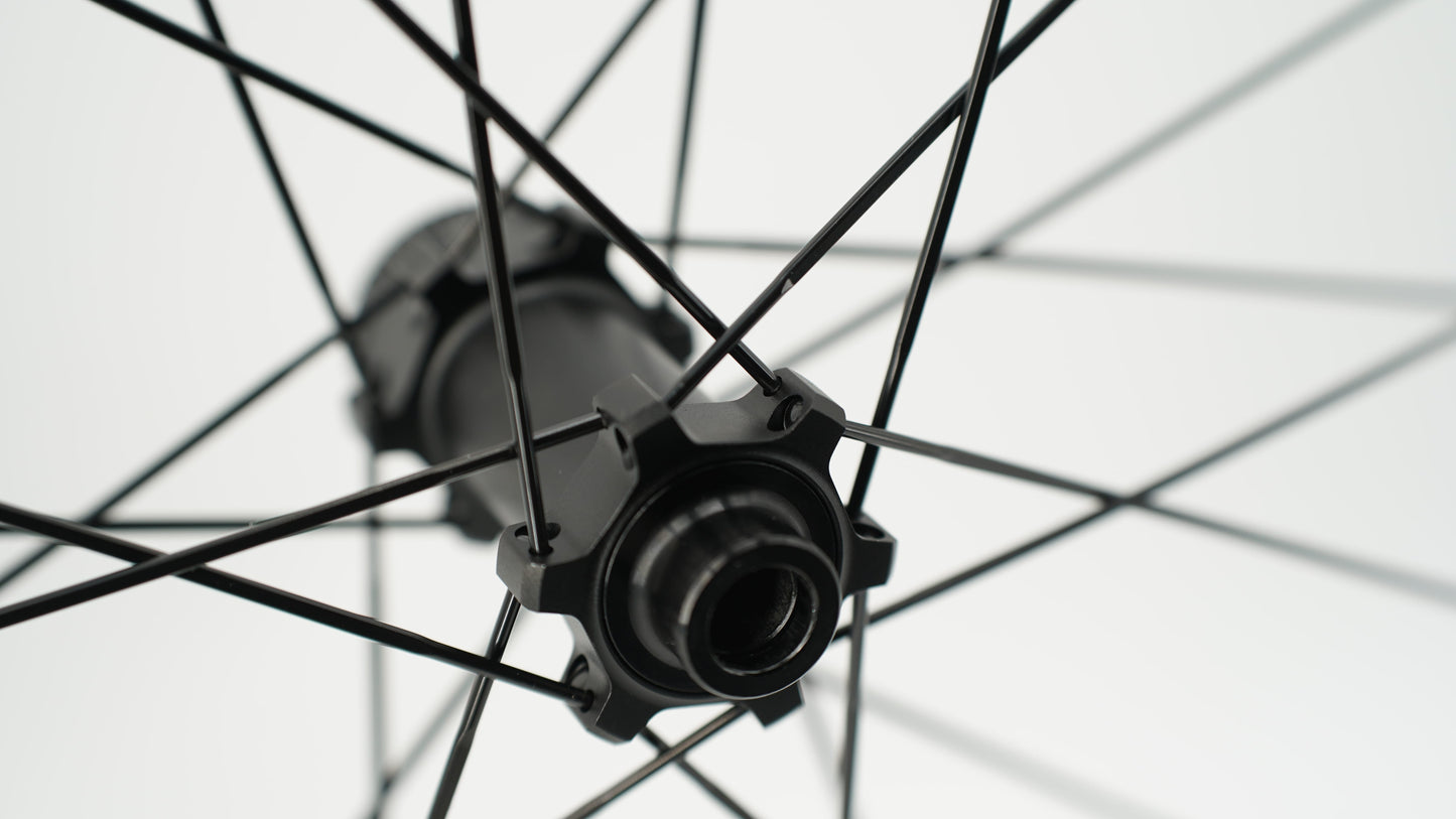 Pair of SCOM CORSA 45 Tubeless Ready Wheels (Center Lock)