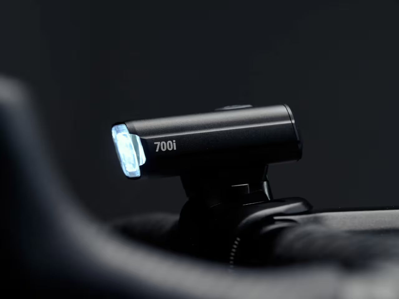 BBB NANOSTRIKE 700i Front Light Black