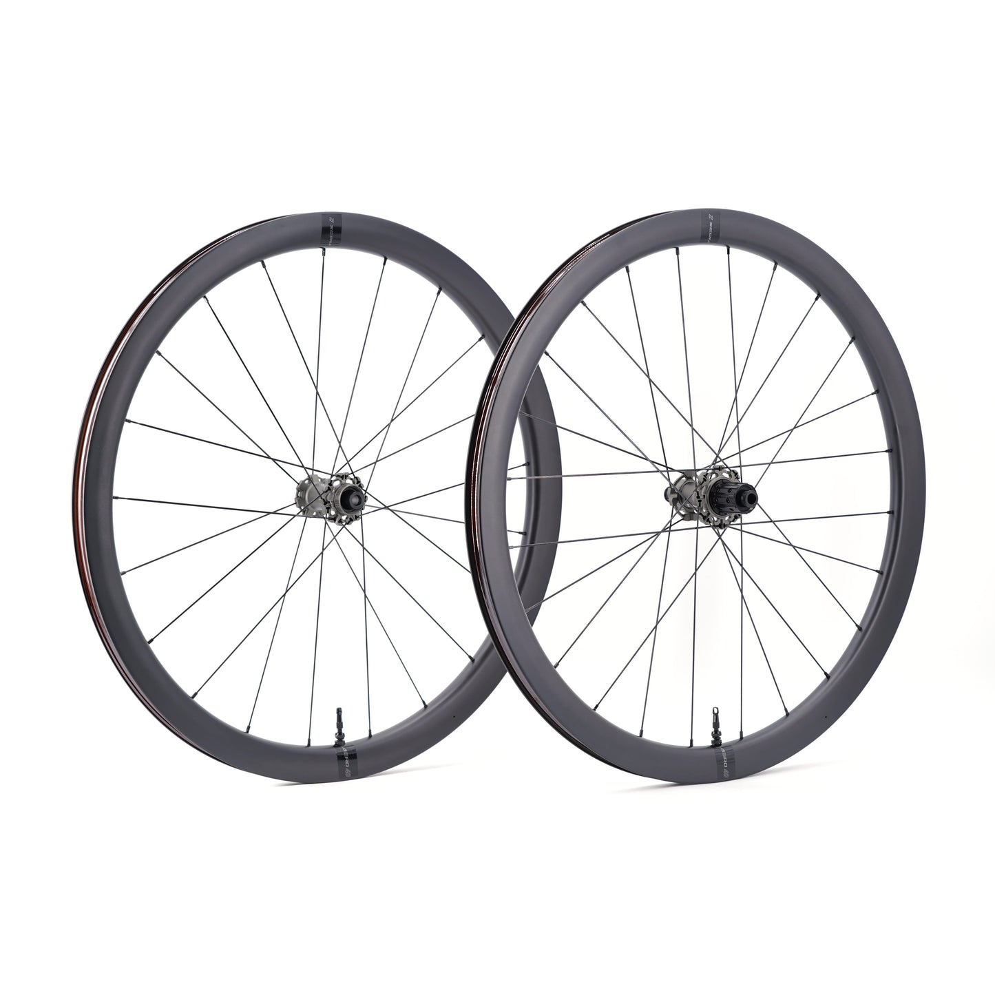 Pair of SCOM AERO Tubeless Ready Wheels (Center Lock)