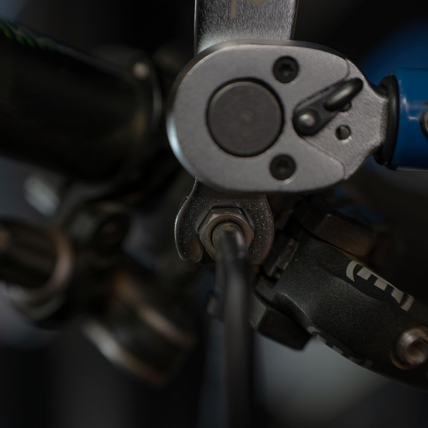 Controlled tightening tool for hose connection nut PBS TOOLS