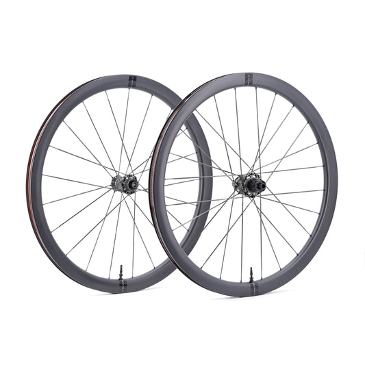 Pairs of SCOM ULTRA Tubeless Ready Wheels (Center Lock)