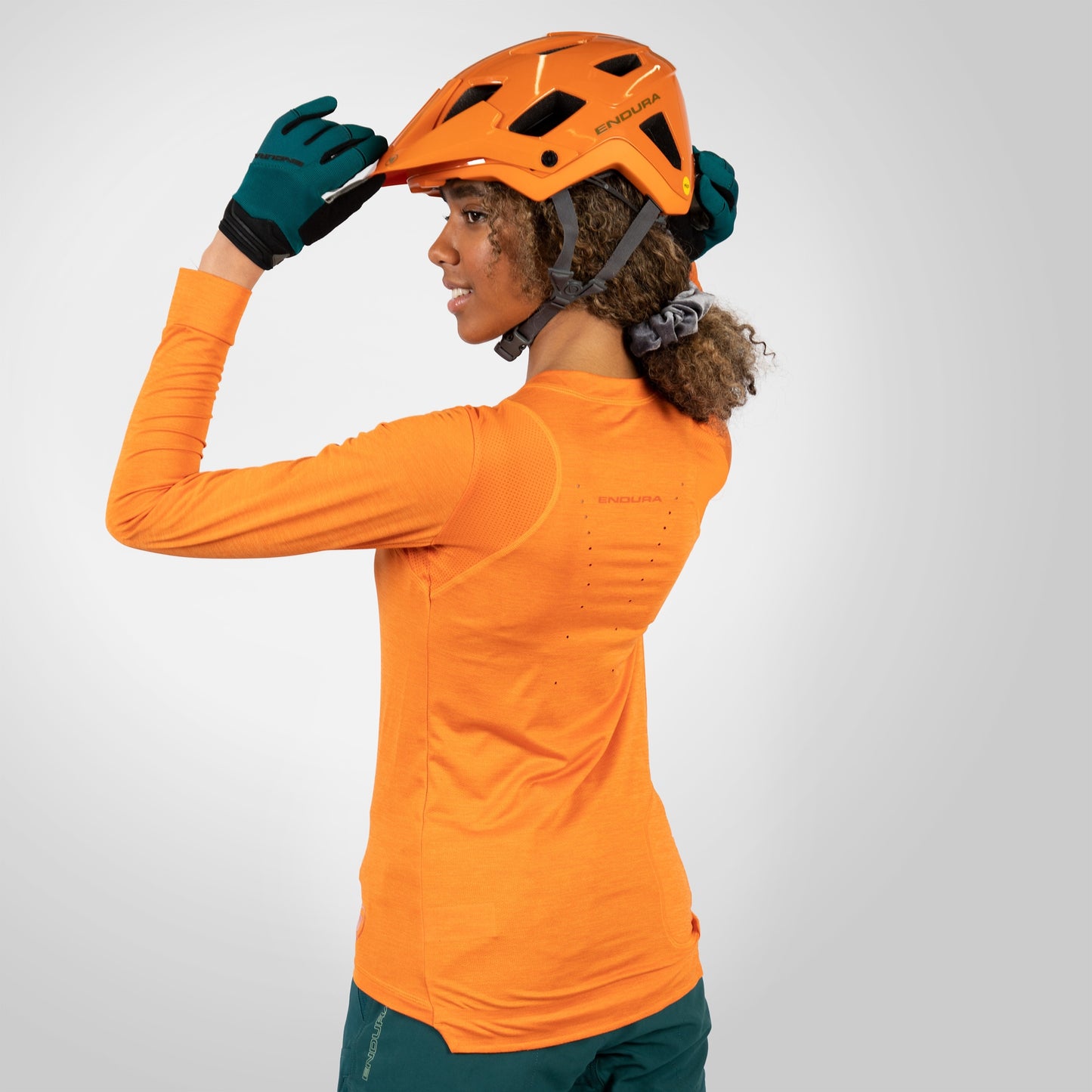 ENDURA SINGLETRACK II Women's Long Sleeve Jersey Orange