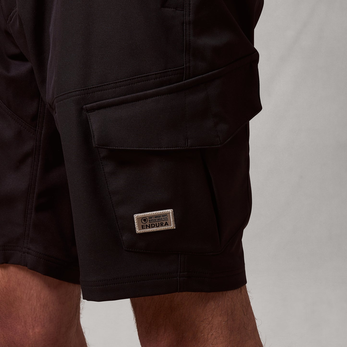 ENDURA LOOP CARGO Shorts Black