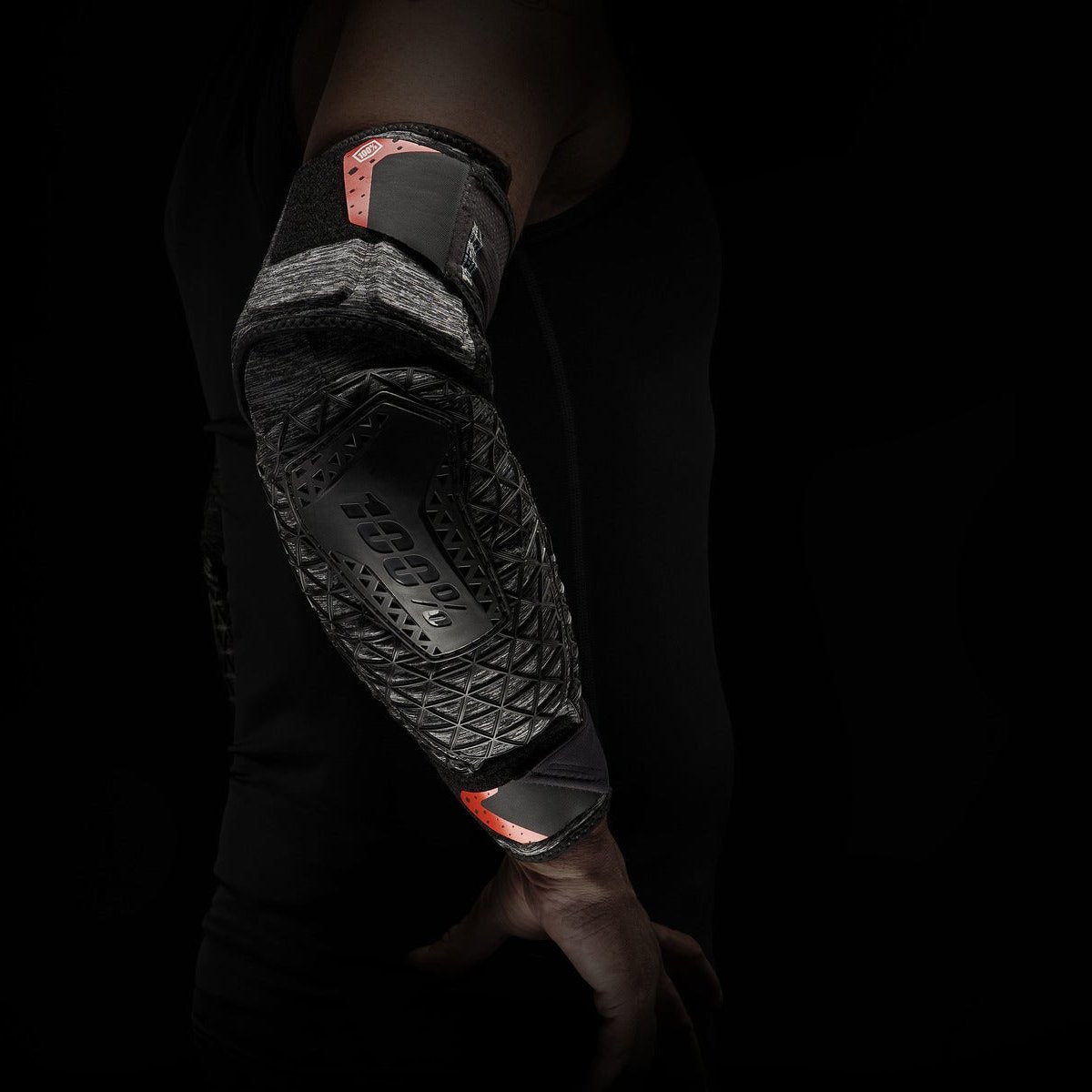 Elbow pads 100% SURPASS Black/Grey