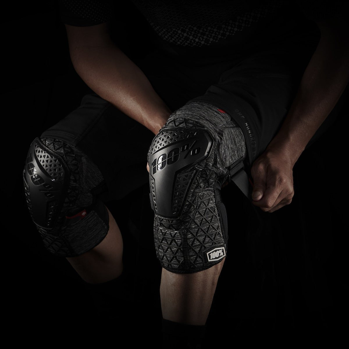 Kneepads 100% SURPASS Black/Grey