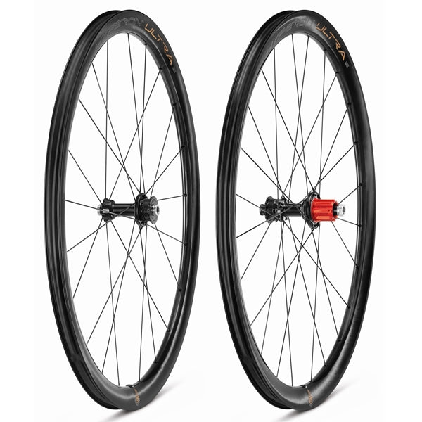 Pairs of CAMPAGNOLO HYPERON ULTRA DISC wheels clincher (Center Lock)