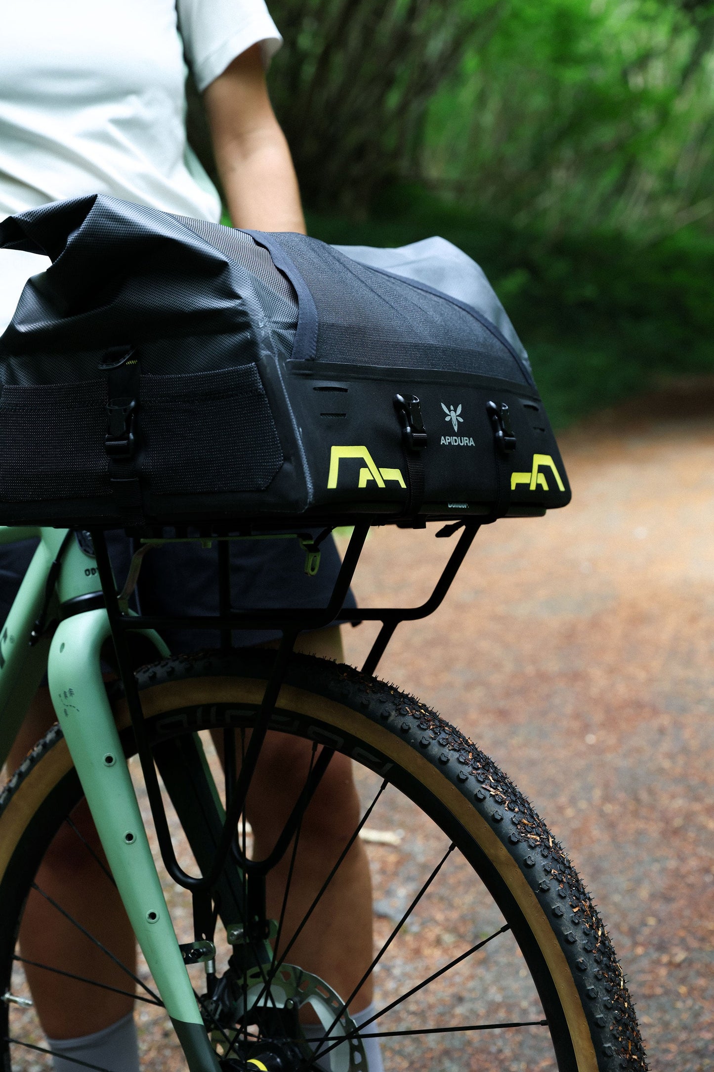 Handlebar bag APIDURA EXPEDITION FRONT RACK PACK 20 L Black