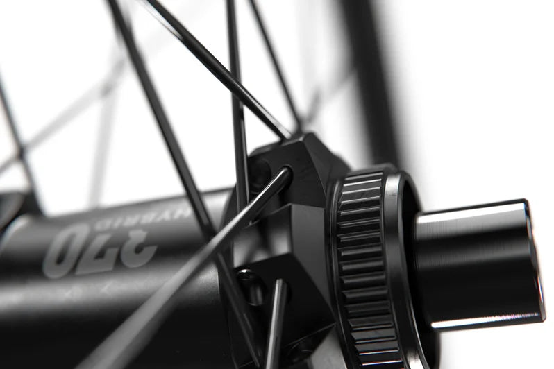 DT SWISS HU 1900 SPLINE 29" 30 mm 15x110 mm Front Wheel