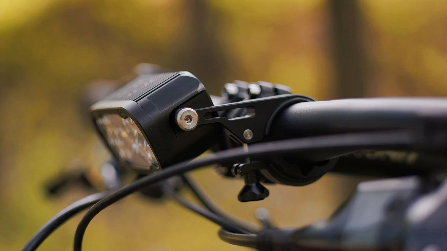 RAVEMEN XR6000 front lighting