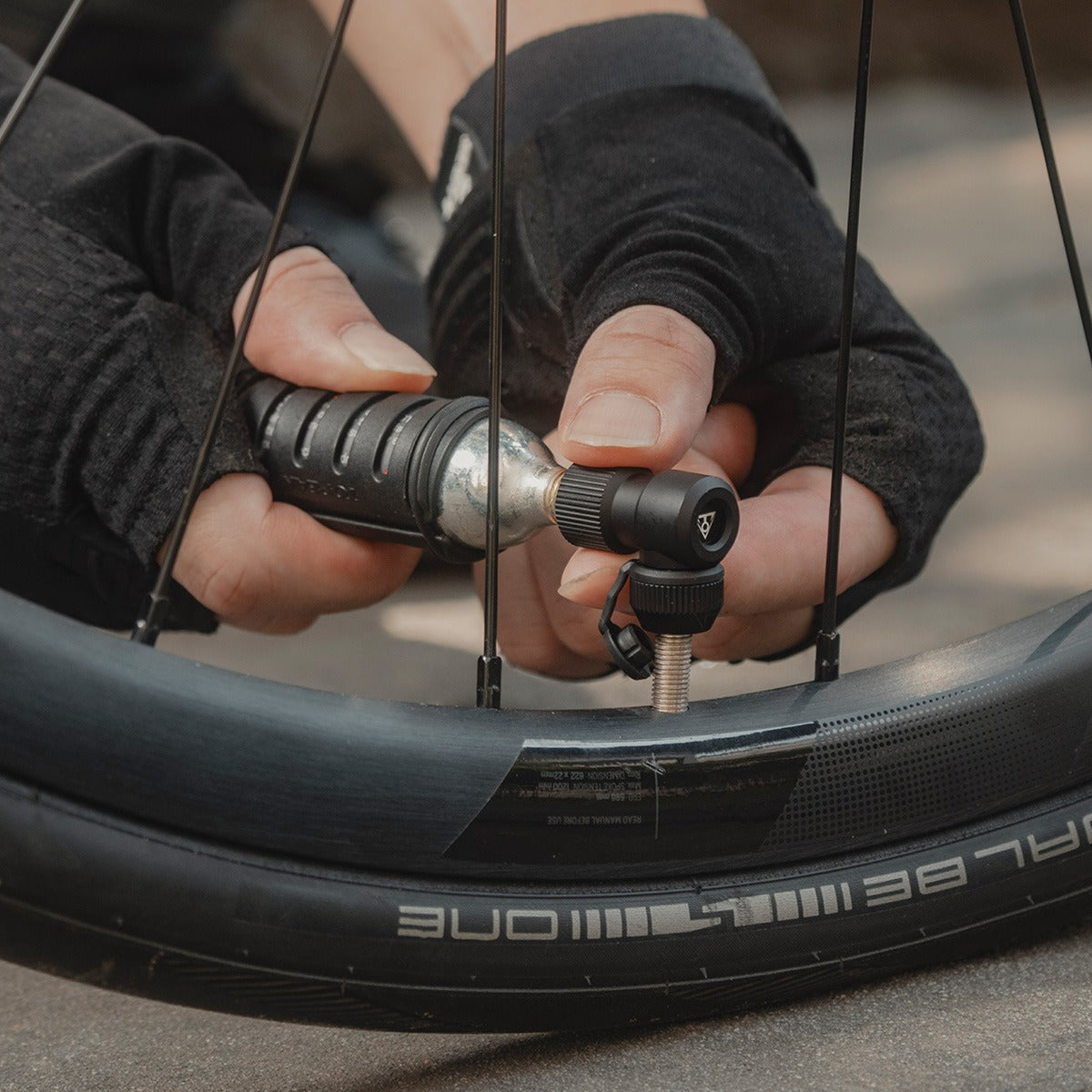 TOPEAK NANO AIRBOOSTER L CO2 firing pin + 25 g threaded CO2 cartridge (x1)