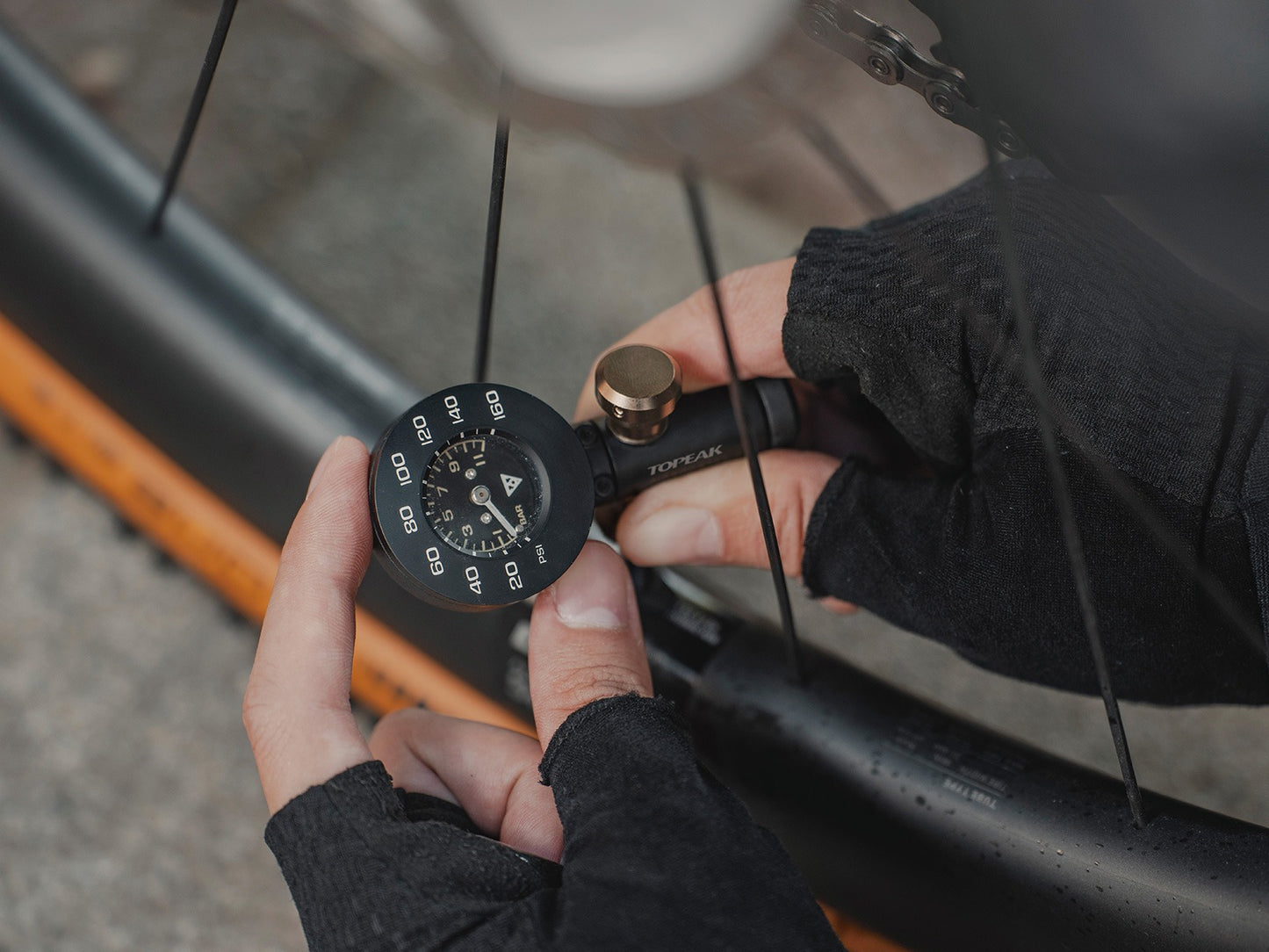 TOPEAK AIRBOOSTER G+ CO2 inflator