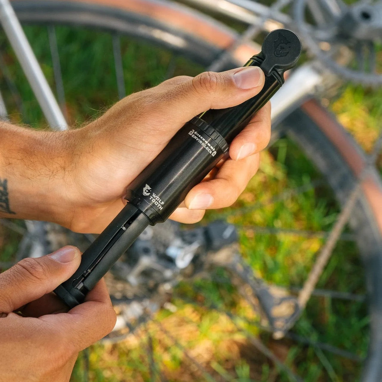 WOLF TOOTH CLICK VALVE 30CC Hand Pump