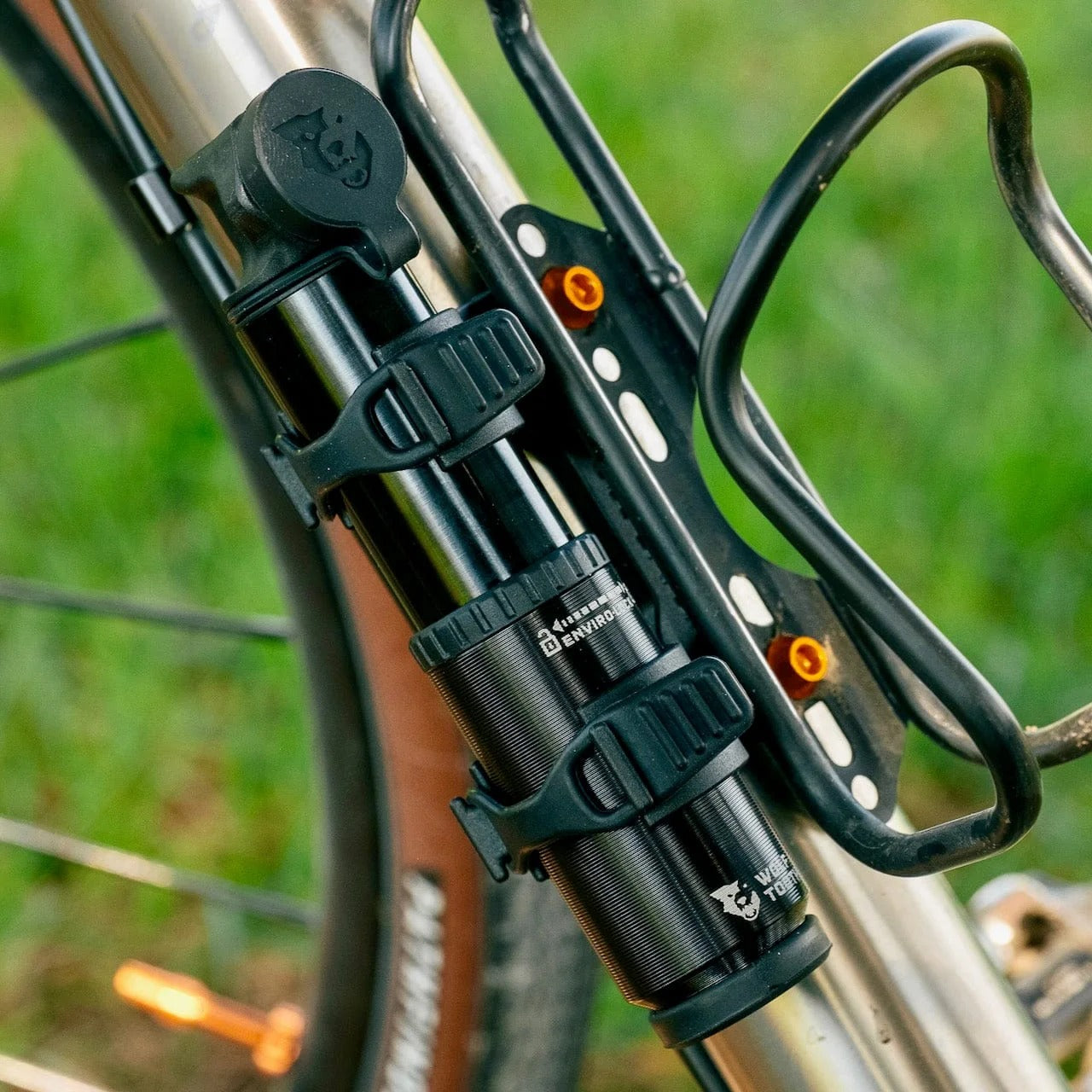 WOLF TOOTH CLICK VALVE 30CC Hand Pump