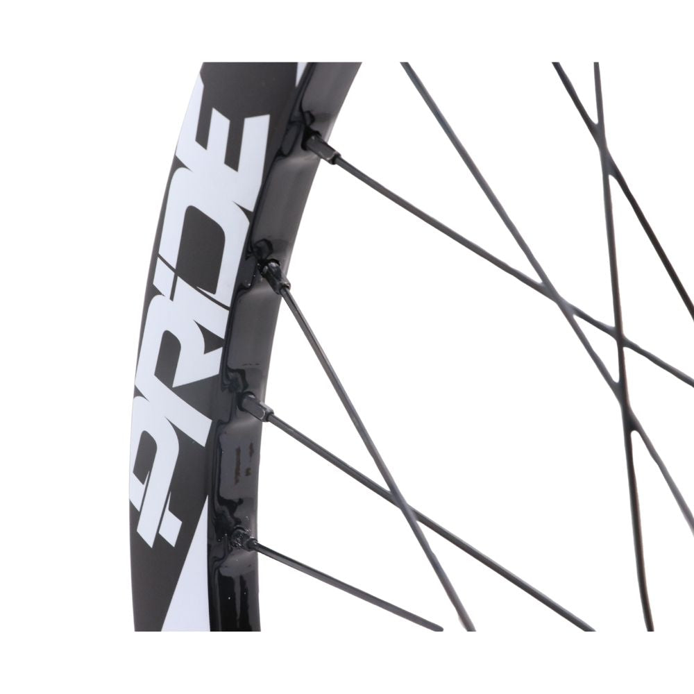 PRIDE 20" (406mm) Carbon Wave Gloss White Control V2 Disc Axes 20/15mm Black/White Wheel Pair