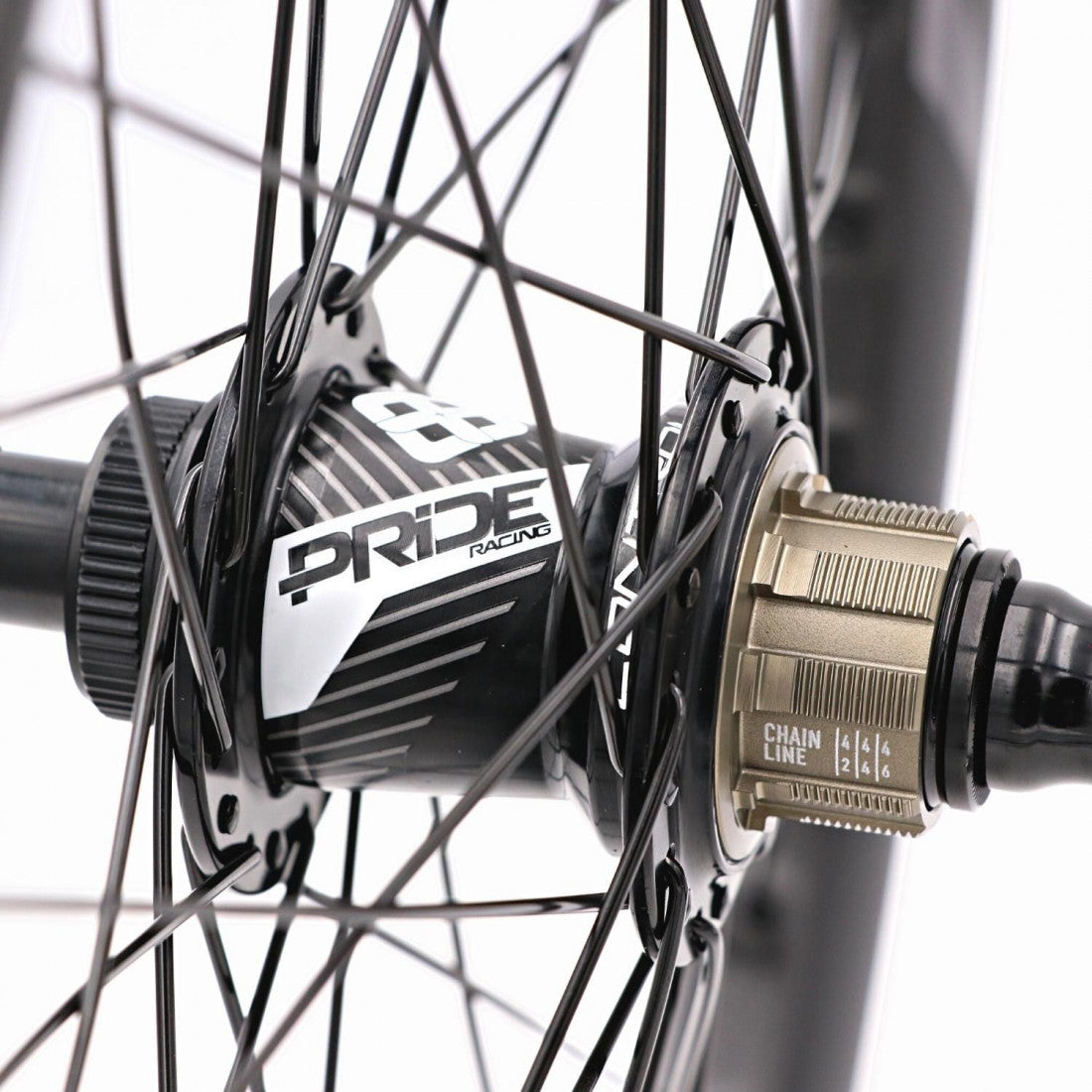 PRIDE 20" (406mm) Carbon Wave Matt White Disc Control V2 20/15mm Axle Wheel Set Black/White