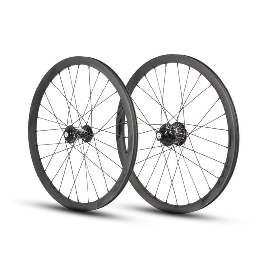 PRIDE 20" (451mm) Carbon Wave Matt Black Disc Matrix Axes 10/10mm Wheel Set Black