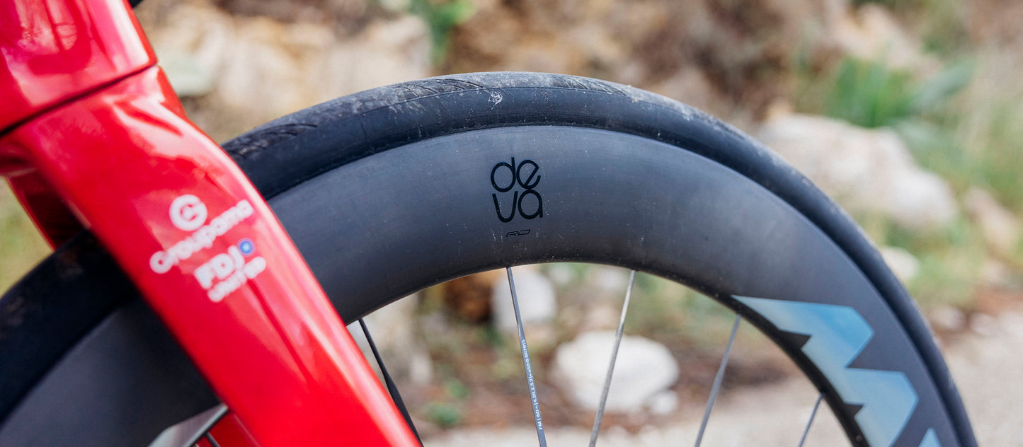 Pair of MICHE DEVA RD 52 Tubeless Ready Wheels (Center Lock) Silver